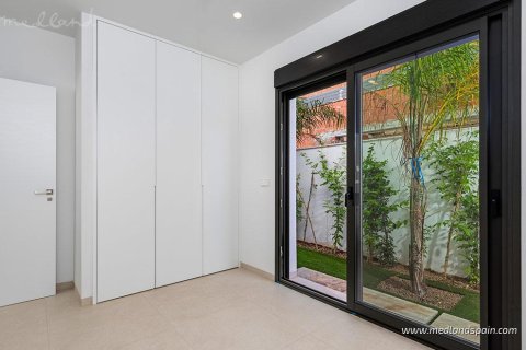 Villa for sale in Santiago de la Ribera, Murcia, Spain 3 bedrooms, 100 sq.m. No. 167857 - photo 6