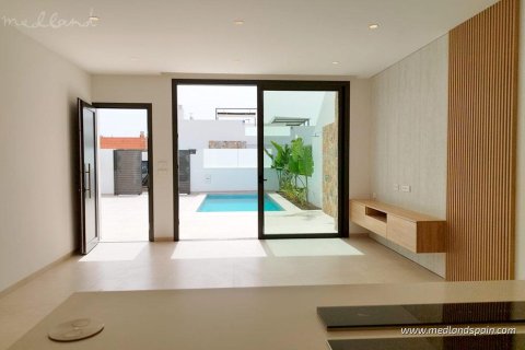 Villa for sale in Santiago de la Ribera, Murcia, Spain 3 bedrooms, 100 sq.m. No. 167857 - photo 3