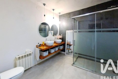 Продажа дома в Ла-Бисбаль-дель-Пенедес, Таррагона, Испания 5 спален, 336м2 №152740 - фото 25