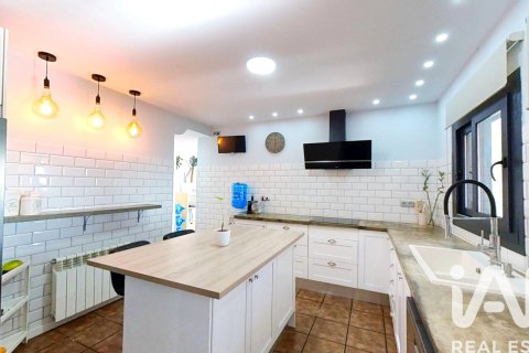 Продажа дома в Ла-Бисбаль-дель-Пенедес, Таррагона, Испания 5 спален, 336м2 №152740 - фото 14