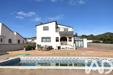 Casa a La Bisbal Del Penedes, Tarragona, Spagna 5 camere da letto, 336 mq. N° 152740