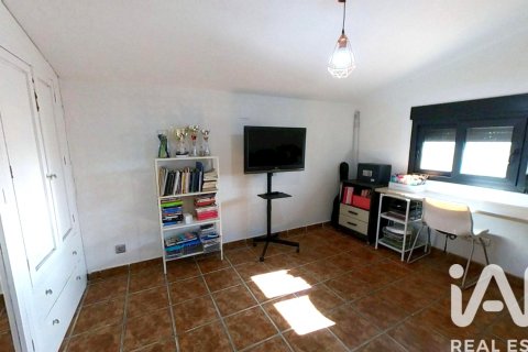 Продажа дома в Ла-Бисбаль-дель-Пенедес, Таррагона, Испания 5 спален, 336м2 №152740 - фото 28