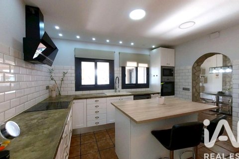 Продажа дома в Ла-Бисбаль-дель-Пенедес, Таррагона, Испания 5 спален, 336м2 №152740 - фото 15