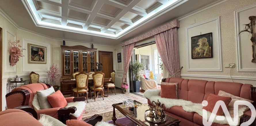 Talo Valencia, Espanja 5 makuuhuonetta, 322 m2 No. 152743