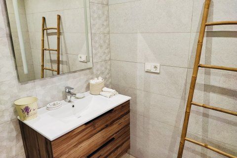 Apartment for sale in Torrevieja, Alicante, Spain 2 bedrooms, 92 sq.m. No. 144421 - photo 16