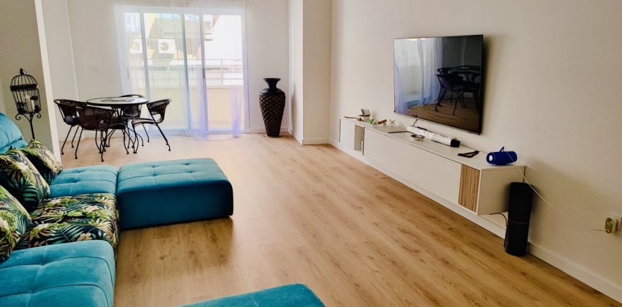 Apartment in Torrevieja, Alicante, Spain 2 bedrooms, 92 sq.m. No. 144421