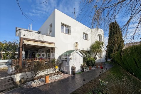 Villa for sale in Empuriabrava, Girona, Spain 4 bedrooms, 288 sq.m. No. 159634 - photo 20