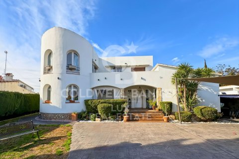 Villa for sale in Empuriabrava, Girona, Spain 4 bedrooms, 288 sq.m. No. 159634 - photo 19