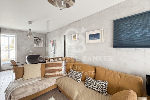 Villa for sale in Empuriabrava, Girona, Spain 4 bedrooms, 288 sq.m. No. 159634 - photo 9