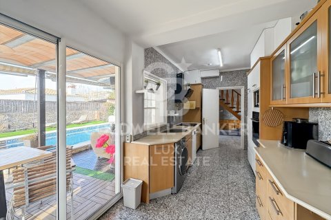 Villa for sale in Empuriabrava, Girona, Spain 4 bedrooms, 288 sq.m. No. 159634 - photo 6