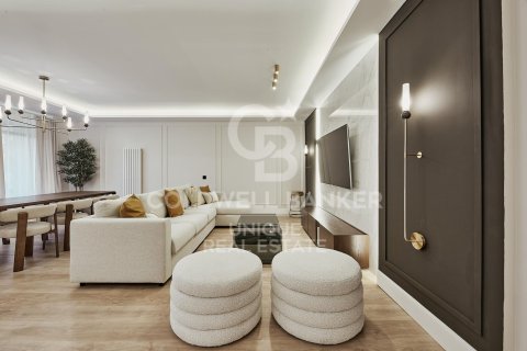 Apartamento en venta en Madrid, España 3 dormitorios, 128 m2 No. 158284 - foto 7