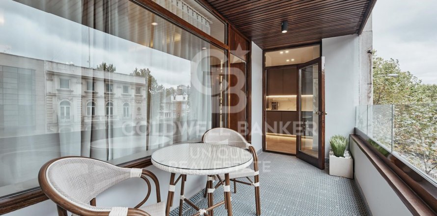 Apartamento en Madrid, España 3 dormitorios, 128 m2 No. 158284