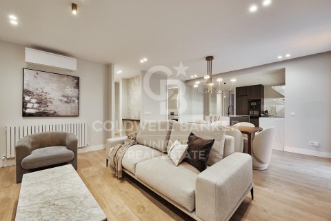 Apartamento en Madrid, España 3 dormitorios, 152 m2 No. 158282