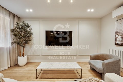 Apartamento en venta en Madrid, España 3 dormitorios, 152 m2 No. 158282 - foto 3