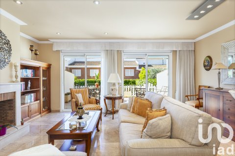 Kaupunkipientalo Altafulla, Tarragona, Espanja 4 makuuhuonetta, 249 m2 No. 153577