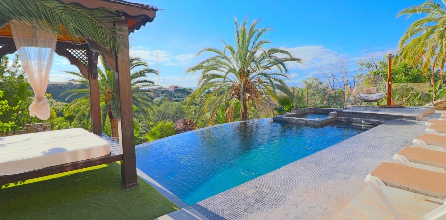 Villa in El Campello, Alicante, Spanien 8 Schlafzimmer, 400 m2 Nr. 196712