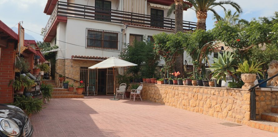 Willa w La Nucia, Alicante, Hiszpania 6 sypialni, 380 mkw. nr 196711
