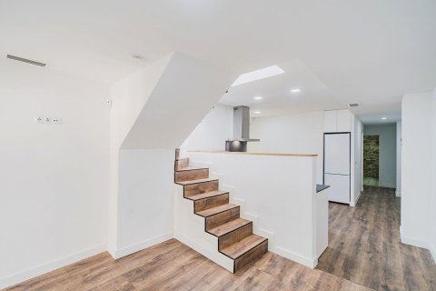 Продажа квартиры в Аликанте, Испания 2 спальни, 75м2 №180515 - фото 3