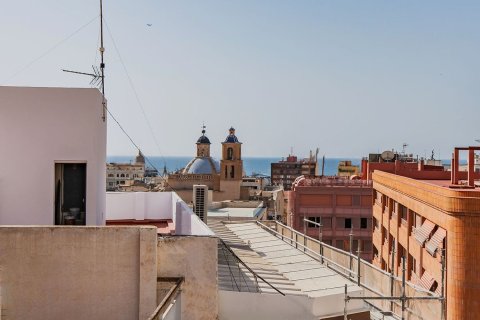 Продажа квартиры в Аликанте, Испания 2 спальни, 75м2 №180515 - фото 5