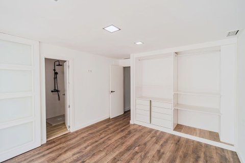 Продажа квартиры в Аликанте, Испания 2 спальни, 75м2 №180515 - фото 8