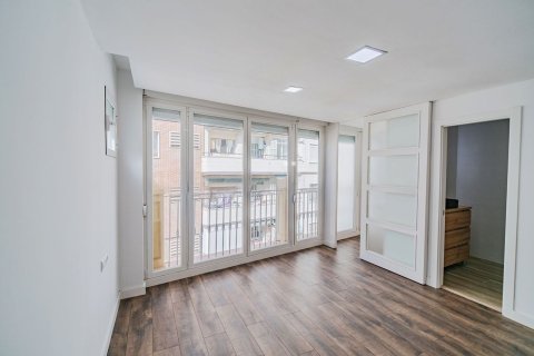 Продажа квартиры в Аликанте, Испания 2 спальни, 75м2 №180515 - фото 11