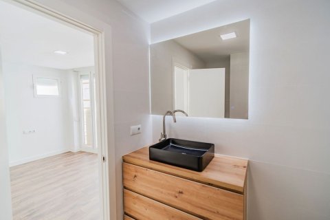 Продажа квартиры в Аликанте, Испания 2 спальни, 75м2 №180515 - фото 18
