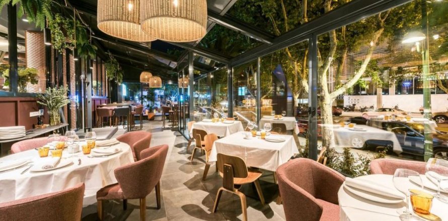 Commercial property Barcelona, Espagne 285 m2 No. 133369