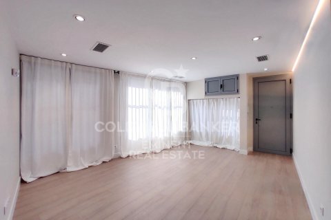 Toimisto myytävänä Barcelona, Espanja , 67 m2 No. 156664 - kuva 4