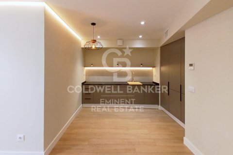 Toimisto myytävänä Barcelona, Espanja , 67 m2 No. 156664 - kuva 2