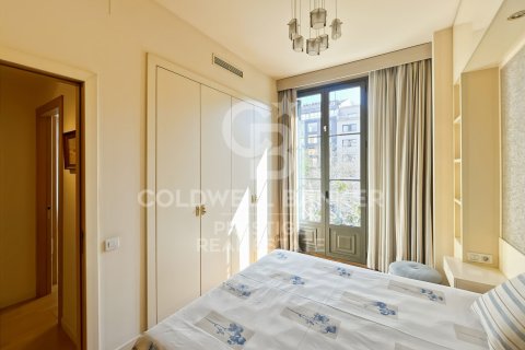 Huoneisto myytävänä Barcelona, Espanja, 4 makuuhuonetta, 116 m2 No. 156663 - kuva 14