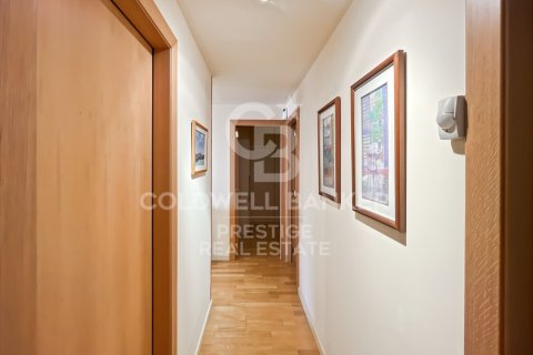 Huoneisto myytävänä Barcelona, Espanja, 4 makuuhuonetta, 116 m2 No. 156663 - kuva 9