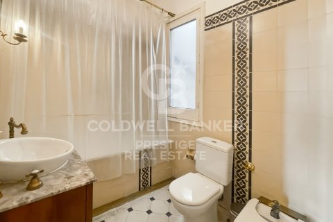 Kattohuoneisto myytävänä Barcelona, Espanja, 5 makuuhuonetta, 120 m2 No. 156665 - kuva 24