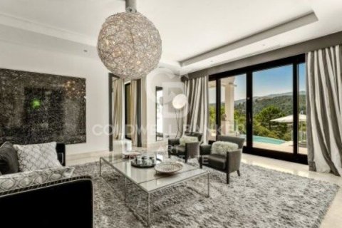 Villa for sale in Benahavis, Malaga, Spain 6 bedrooms, 983 sq.m. No. 157393 - photo 17