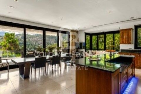 Villa for sale in Benahavis, Malaga, Spain 6 bedrooms, 983 sq.m. No. 157393 - photo 7