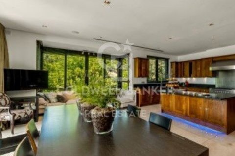 Villa for sale in Benahavis, Malaga, Spain 6 bedrooms, 983 sq.m. No. 157393 - photo 8