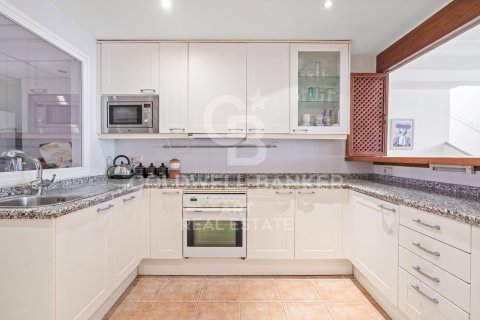 Kattohuoneisto myytävänä Estepona, Malaga, Espanja, 3 makuuhuonetta, 288 m2 No. 157389 - kuva 12