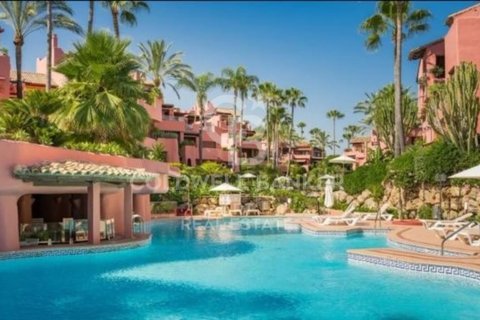 Kattohuoneisto myytävänä Estepona, Malaga, Espanja, 3 makuuhuonetta, 288 m2 No. 157389 - kuva 2