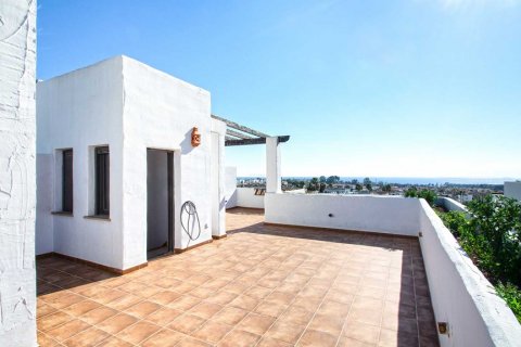 Продажа пентхауса Эстепона, Малага, Испания 2 спальни, 110м2 №108110 - фото 4