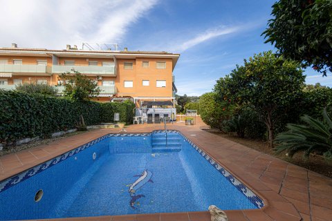 Appartamento a Pineda de Mar, Barcelona, Spagna 4 camere da letto, 143 mq. N° 180534
