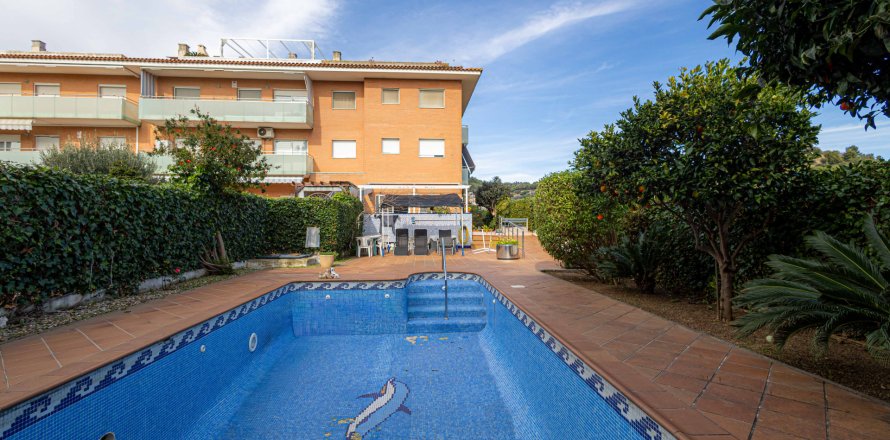 Appartamento a Pineda de Mar, Barcelona, Spagna 4 camere da letto, 143 mq. N° 180534