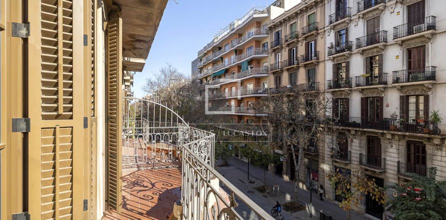 Apartamento en Barcelona, España 3 dormitorios, 137 m2 No. 150271