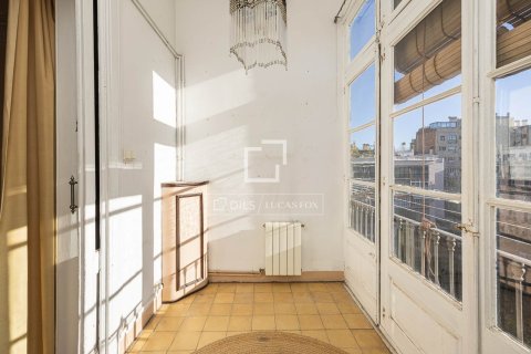 Dzīvoklis pārdošanā Barcelona, Spānijā 6 istabas, 179 m2 Nr. 150267 - attēls 3