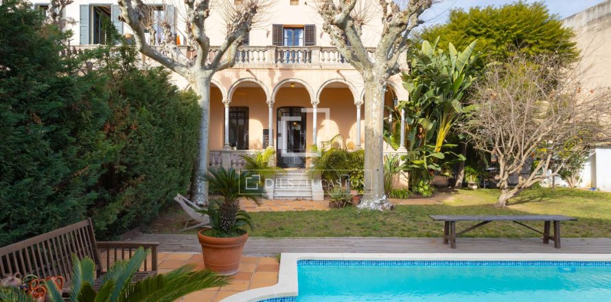 Villa in Argentona, Barcelona, Spain 5 bedrooms, 237 sq.m. No. 150269