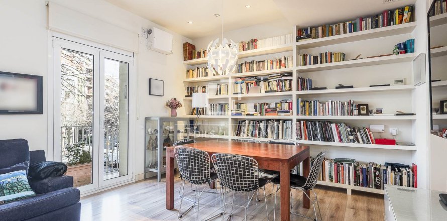 Apartamento en Barcelona, España 3 dormitorios, 110 m2 No. 150265