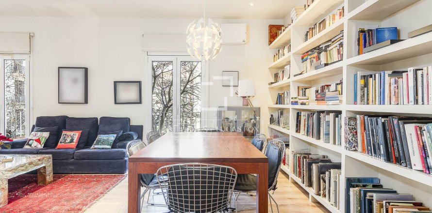 Lägenhet i Barcelona, Spanien 3 sovrum, 110 kvm. Nr. 150265