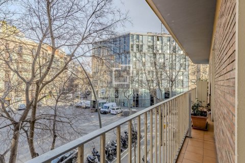 Apartamento en venta en Barcelona, España 3 dormitorios, 110 m2 No. 150265 - foto 2