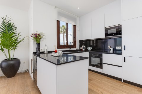 Продажа виллы в Финестрат, Аликанте, Испания 4 спальни, 225м2 №156504 - фото 16