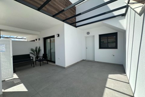 Bungalow for sale Pilar de la Horadada, Alicante, Spain 2 bedrooms, 123 sq.m. No. 109094 - photo 1