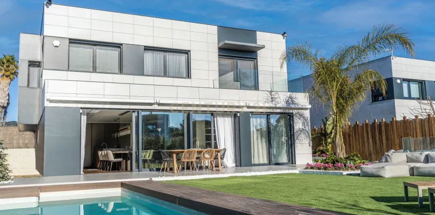 House in Sant Andreu de Llavaneres, Barcelona, Spain 4 bedrooms, 487 sq.m. No. 167022