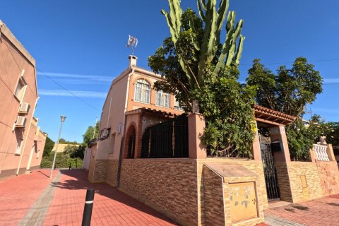 Casa adosada en venta Torrevieja, Alicante, España 4 dormitorios, 116 m2 No. 138505 - foto 1